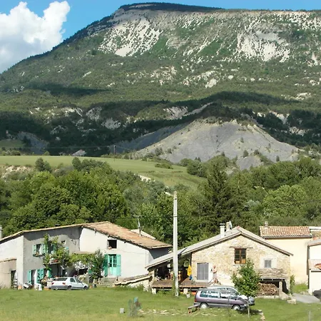 Dans Les Alpes De Haute-provence Holiday home *